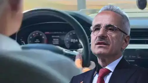  وزير النقل التركي عبد القادر أورال أوغلو 