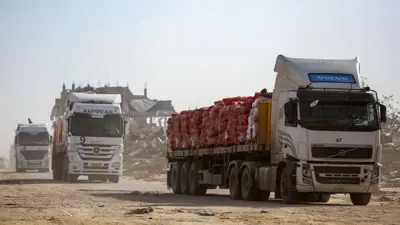 شاحنات دخلت غزة في وقت سابق