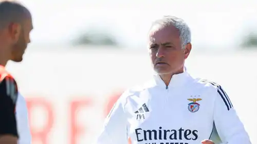 جوزيه مورينيو في تدريبات بنفيكا