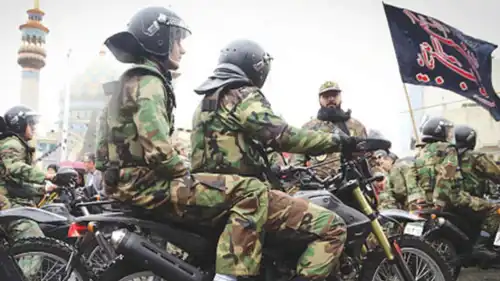 عناصر من قوات الباسيج