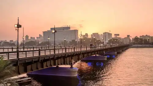 إحدى جسور النيل في مصر 