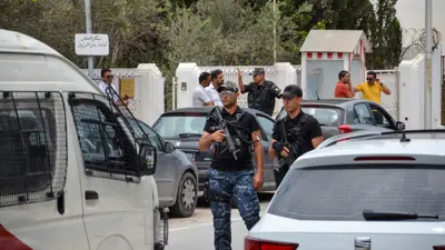 عناصر من الشرطة التونسية