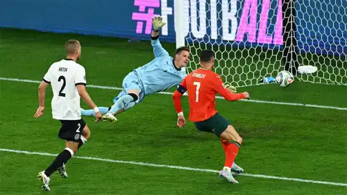 رونالدو بقميص المنتخب البرتغالي