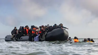 مهاجرون غير شرعيين عبر القنال الإنجليزي