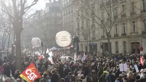 مشاركون في إضراب باريس 