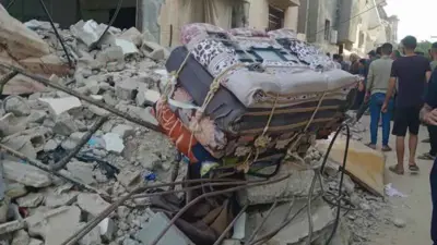 موقع العملية وتبدو أغراض النزوح التي تنكرت بها القوة الإسرائيلية 