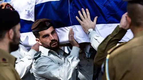 تشييع جثة أحد الرهائن الإسرائيليين