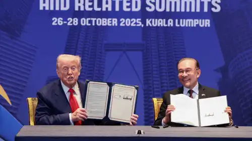 الرئيسان الأمريكي دونالد ترامب والماليزي أنور إبراهيم