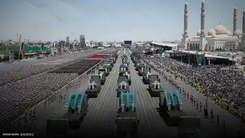 عرض عسكري للحوثيين 