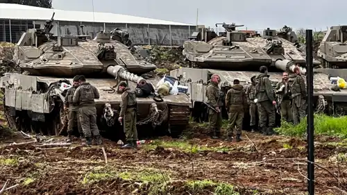 جنود إسرائيليون على  الحدود مع لبنان