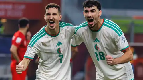 رضوان بركان وعادل بولبينة لاعبا منتخب الجزائر