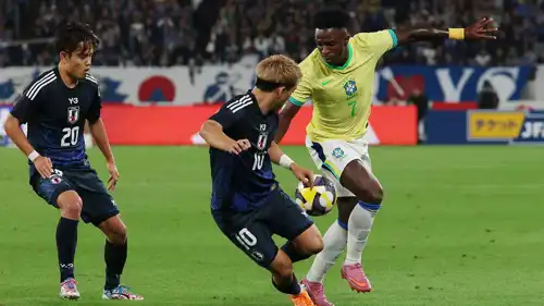 فينيسيوس في مباراة البرازيل واليابان