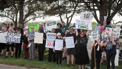 احتجاجات ضد ترامب بعد مئة يوم من توليه الرئاسة