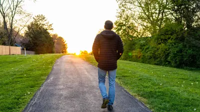 المشي بعد تناول الطعام