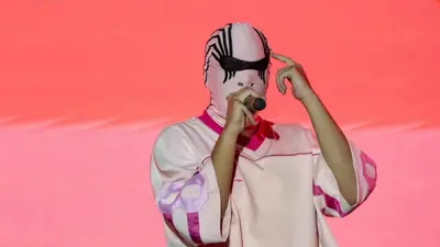 المقنع توليت