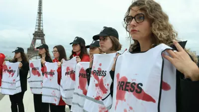 تظاهرة في باريس دعما لصحفيي غزة