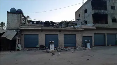 آثار الدمار التي خلفتها الغارة الإسرائيلية على محطة الوقود