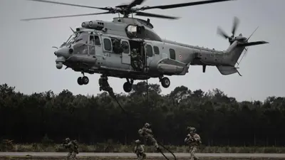 عملية إنزال جوي لقوات فرنسية