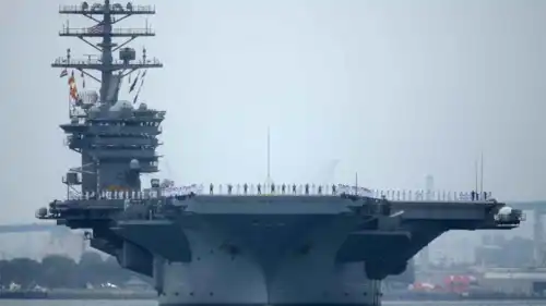 سفينة حربية أمريكية