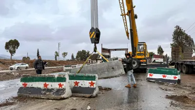 إزالة الحواجز عن الطريق الرابط بين سوريا والأردن