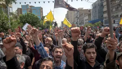 إيرانيون يهتفون ضد إسرائيل خلال تشييع هنية