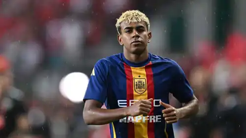 لامين يامال نجم برشلونة