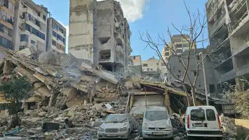 آثار غارة إسرائيلية سابقة على جنوب لبنان