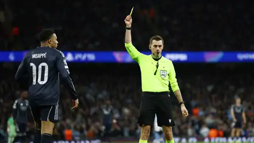 كليمنت تروبين في مباراة سابقة بدوري أبطال أوروبا