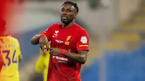 جوليان كينونيس لاعب القادسية السعودي