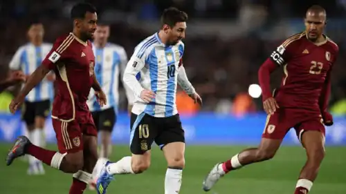 ليونيل ميسي في مباراة الأرجنتين وفنزويلا