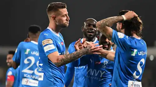 سافيتش مع لاعبي الهلال