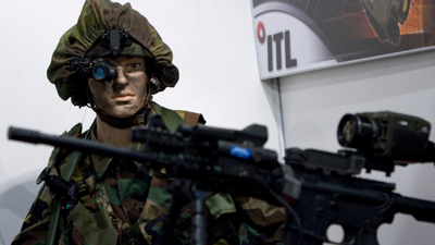 معرض أسلحة في تل أبيب