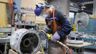 مصنع لقطع طائرات 