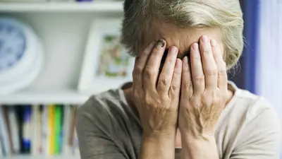 سيدة كبيرة في السن