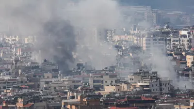 دخان فوق الضاحية الجنوبية لبيروت بعد غارات جوية إسرائيلية