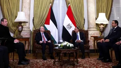 بدر عبد العاطي يلتقي رئيس الوزراء الفلسطيني محمد مصطفى