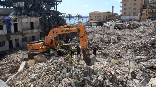 آثار غارة إسرائيلية على لبنان