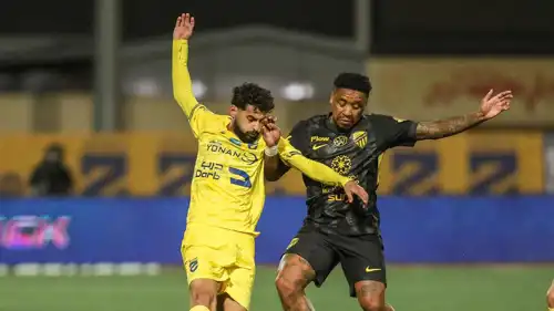 من مباراة الاتحاد والحزم