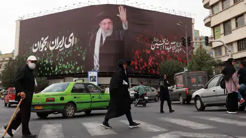 صورة المرشد الإيراني علي خامنئي في طهران