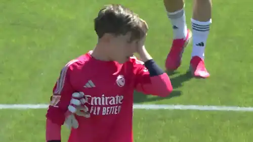 بكاء مارتن نجل إيكر كاسياس 