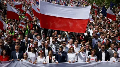 مسيرة للحزب الحاكم في وارسو