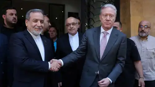 وزير الخارجية اللبناني يوسف رجي ونظيره الإيراني عباس عراقجي- أرشيفية