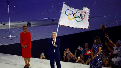 توماس باخ خلال حفل اختتام أولمبياد باريس 2024