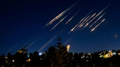 رشقات صاروخية إيرانية تجاه إسرائيل