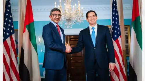 وزير الخارجية الإماراتي مع وزير الخارجية الأمريكي