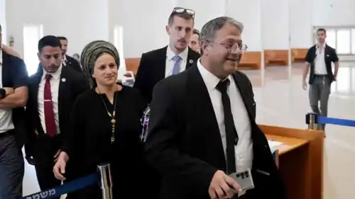 بن غفير يدخل جلسة استماع في المحكمة العليا