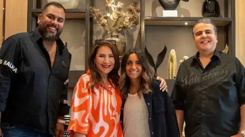 جمال السنان مع نجوم العمل 