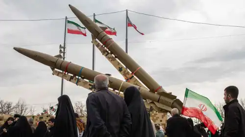 استعراض للصواريخ الإيرانية وسط طهران