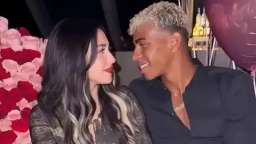 لامين يامال ونيكي نيكول