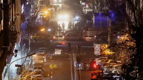 متظاهرون إيرانيون في أحد شوارع طهران